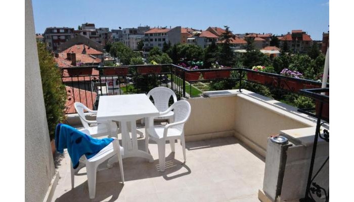 St. George Apartments poza 9