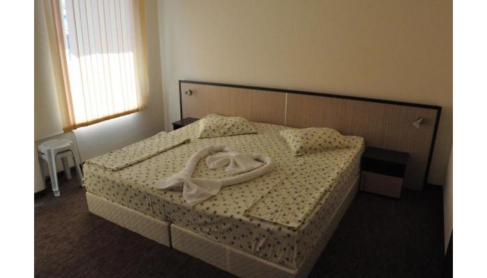 St. George Apartments poza 7