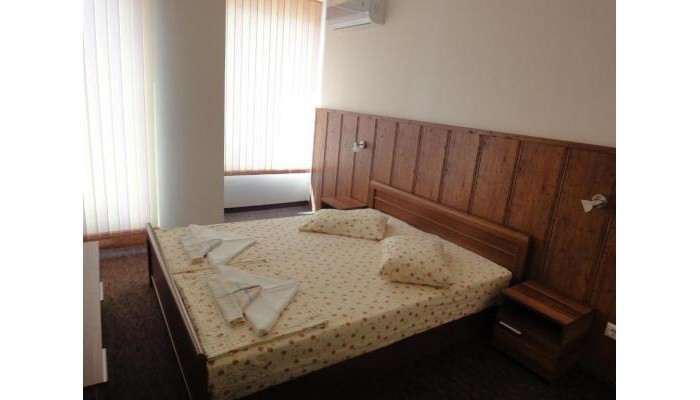 St. George Apartments poza 4