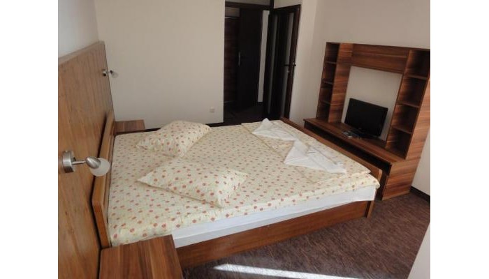 St. George Apartments poza 3