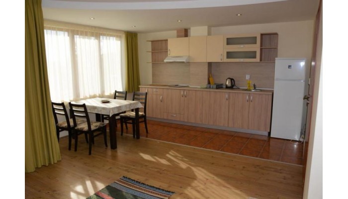Golden House Apartments poza 2