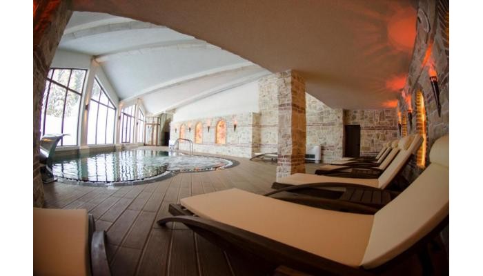 Complex Kamelia poza 13