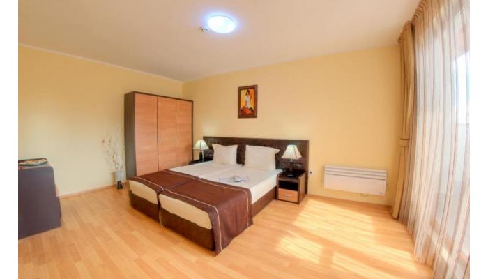 Complex Kamelia poza 6