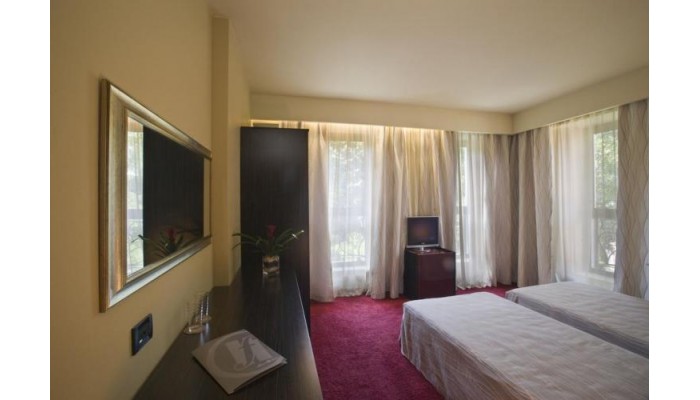 Hotel Famous House poza 2