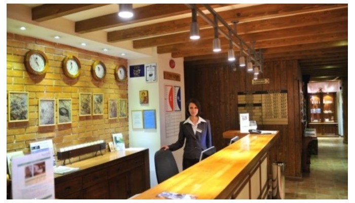 Hotel Razlog poza 19