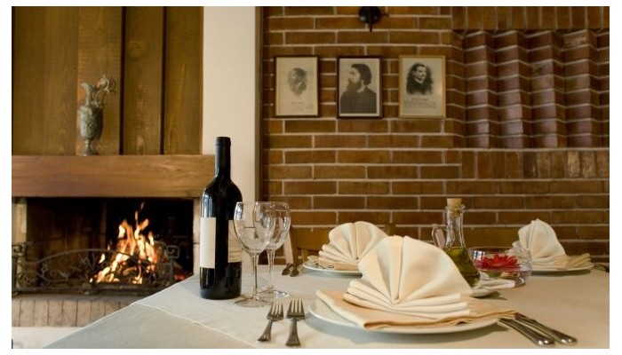 Hotel Razlog poza 14