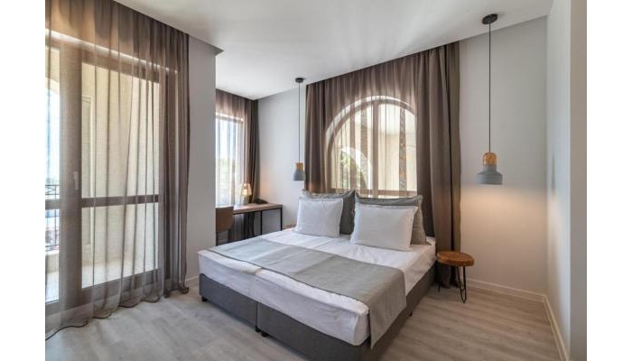 Hotel Primorski poza 12