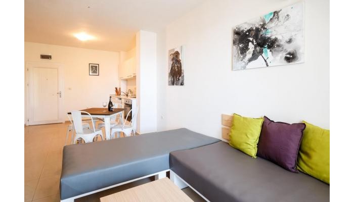 New Line Village Apartments poza 3