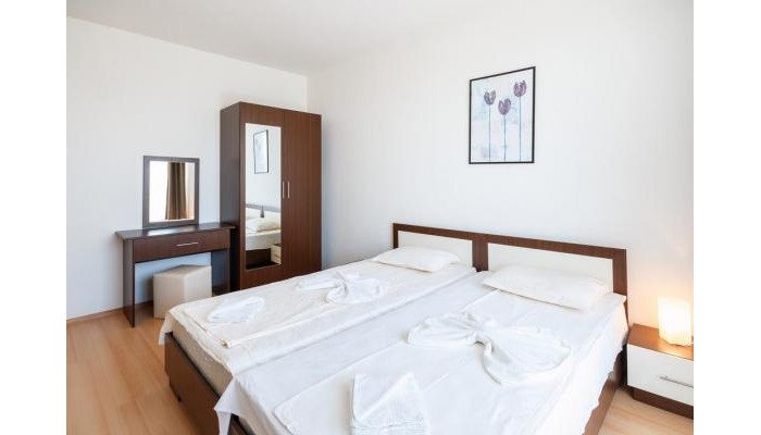 New Line Village Apartments poza 13