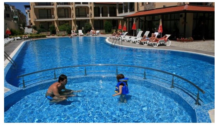 Rose Village poza 40