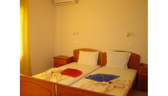 Family Hotel Chris poza 4