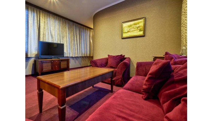 Yantra Grand Hotel poza 4