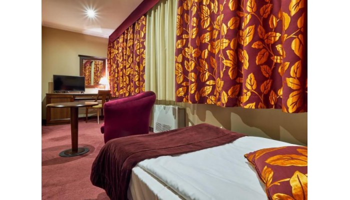 Yantra Grand Hotel poza 6