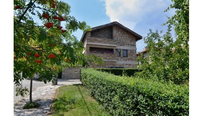 Villa Vuchev poza 2